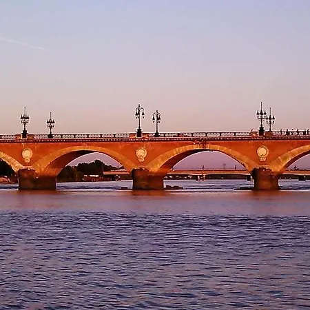 2 30 Et 20 M2 Proche Parc Et Tram D Tres Lumineux *