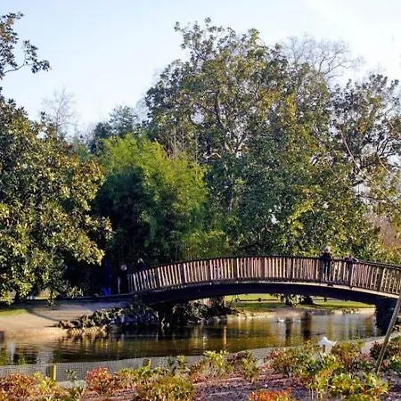 Apartamento 2 30 Et 20 M2 Proche Parc Et Tram D Tres Lumineux *